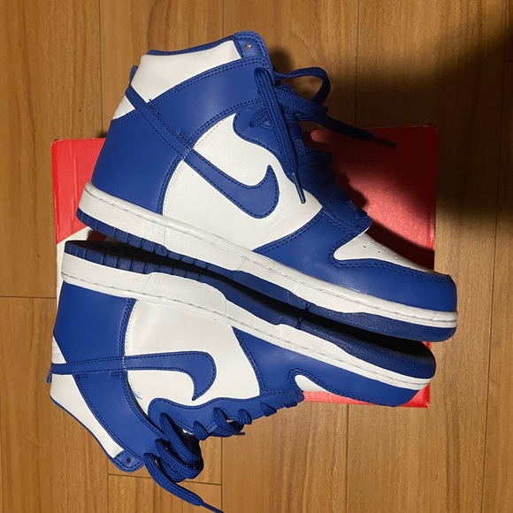 Nike Dunks - Picture 2 of 8